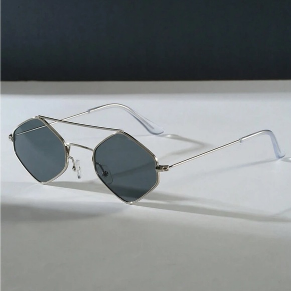 Other - NEW Diamond Shape Brow Bar Silver Metal Sunglasses with Grey Lens OS